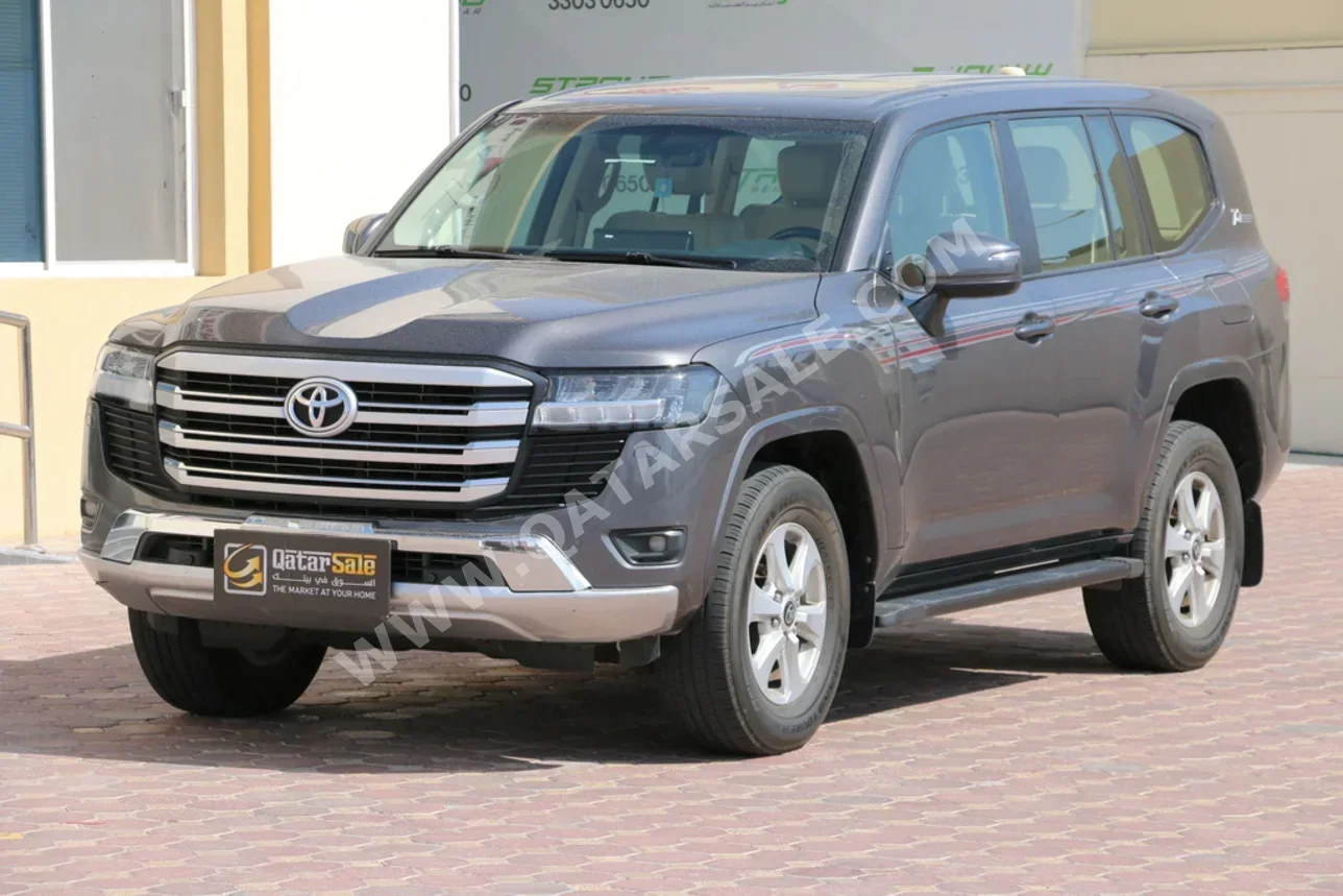 Toyota  Land Cruiser  GXR  2022  Automatic  277,000 Km  6 Cylinder  Four Wheel Drive (4WD)  SUV  Gray