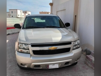 Chevrolet  Tahoe  LS  2013  Automatic  20,350 Km  8 Cylinder  Four Wheel Drive (4WD)  SUV  Gold