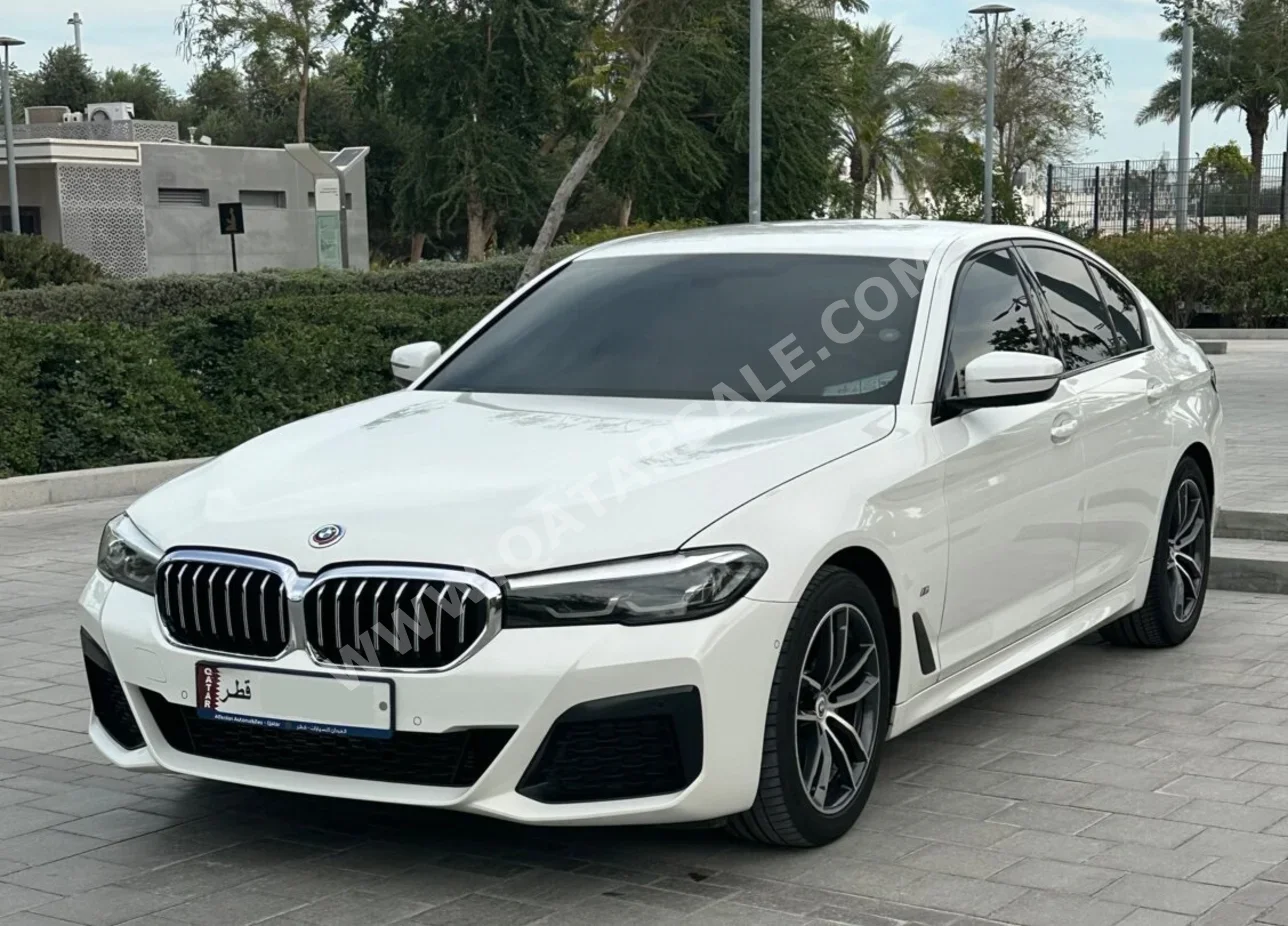 BMW  5-Series  520i  2023  Automatic  61,000 Km  4 Cylinder  Rear Wheel Drive (RWD)  SUV  White  With Warranty