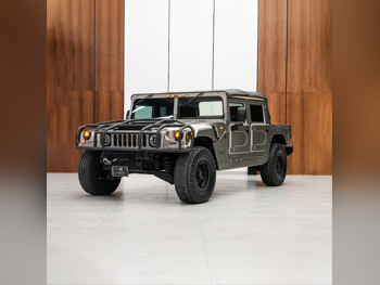 Hummer  H1  2000  Automatic  92,777 Km  8 Cylinder  Four Wheel Drive (4WD)  SUV  Gray
