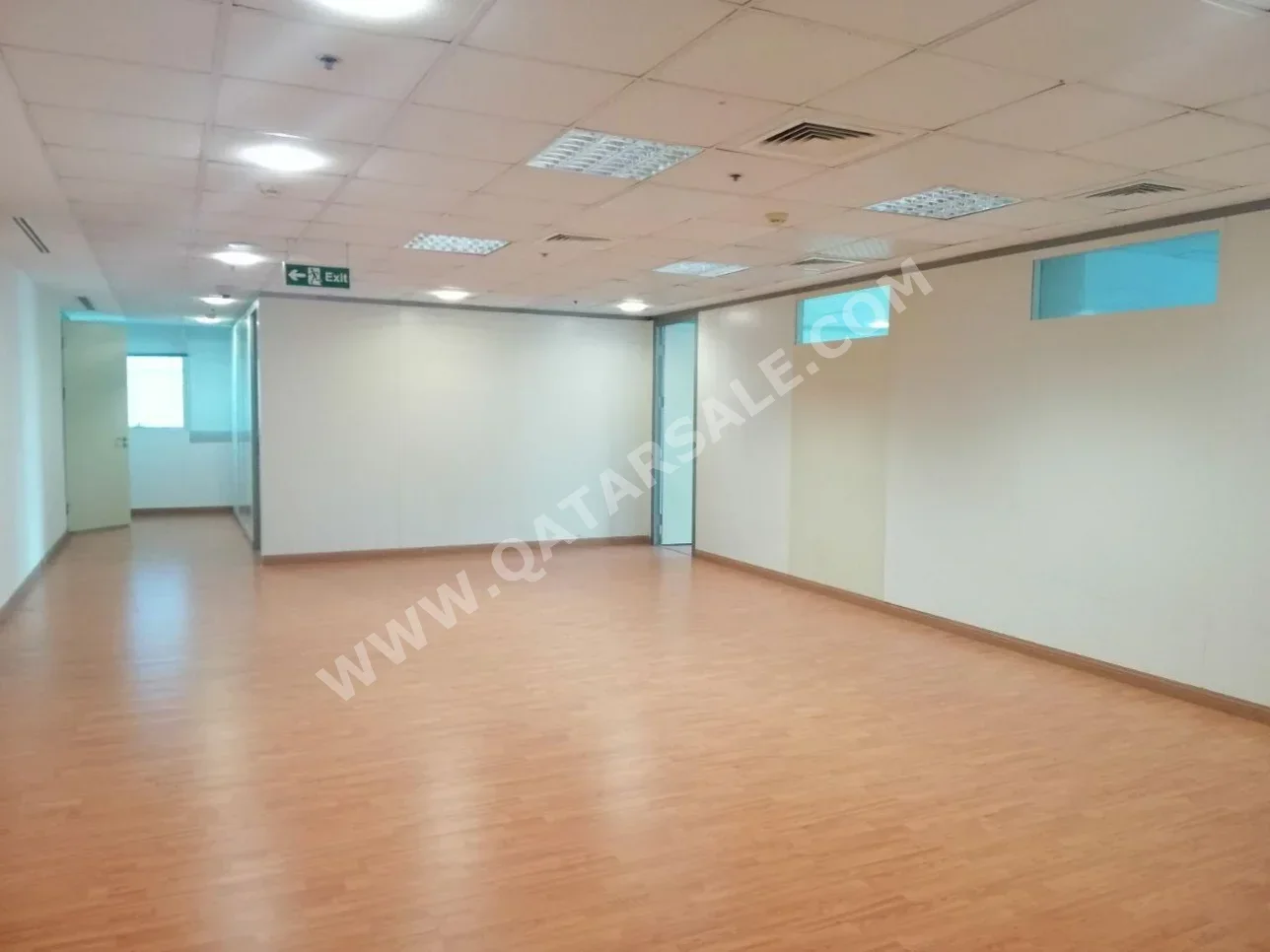 مكاتب تجارية - غير مفروشة  - الدوحة  - الدفنة