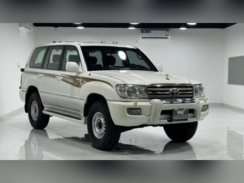Toyota  Land Cruiser  VXR  2006  Automatic  33,000 Km  8 Cylinder  Four Wheel Drive (4WD)  SUV  White