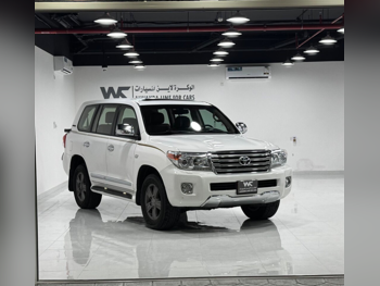 Toyota  Land Cruiser  VXR  2015  Automatic  360,000 Km  8 Cylinder  Four Wheel Drive (4WD)  Sedan  White