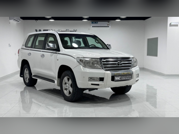 Toyota  Land Cruiser  VXR  2011  Automatic  400,000 Km  8 Cylinder  Four Wheel Drive (4WD)  SUV  White