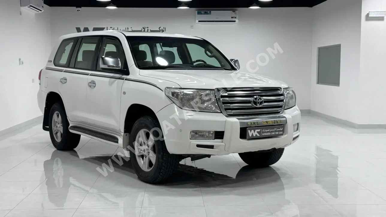 Toyota  Land Cruiser  VXR  2011  Automatic  400,000 Km  8 Cylinder  Four Wheel Drive (4WD)  SUV  White