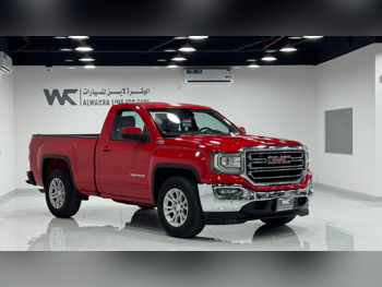 GMC  Sierra  1500  2017  Automatic  138,000 Km  8 Cylinder  Four Wheel Drive (4WD)  Pick Up  Red and Silver  With Warranty