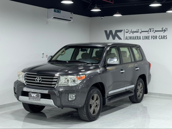 Toyota  Land Cruiser  GXR  2015  Automatic  360,000 Km  8 Cylinder  Four Wheel Drive (4WD)  Sedan  Gray Metallic