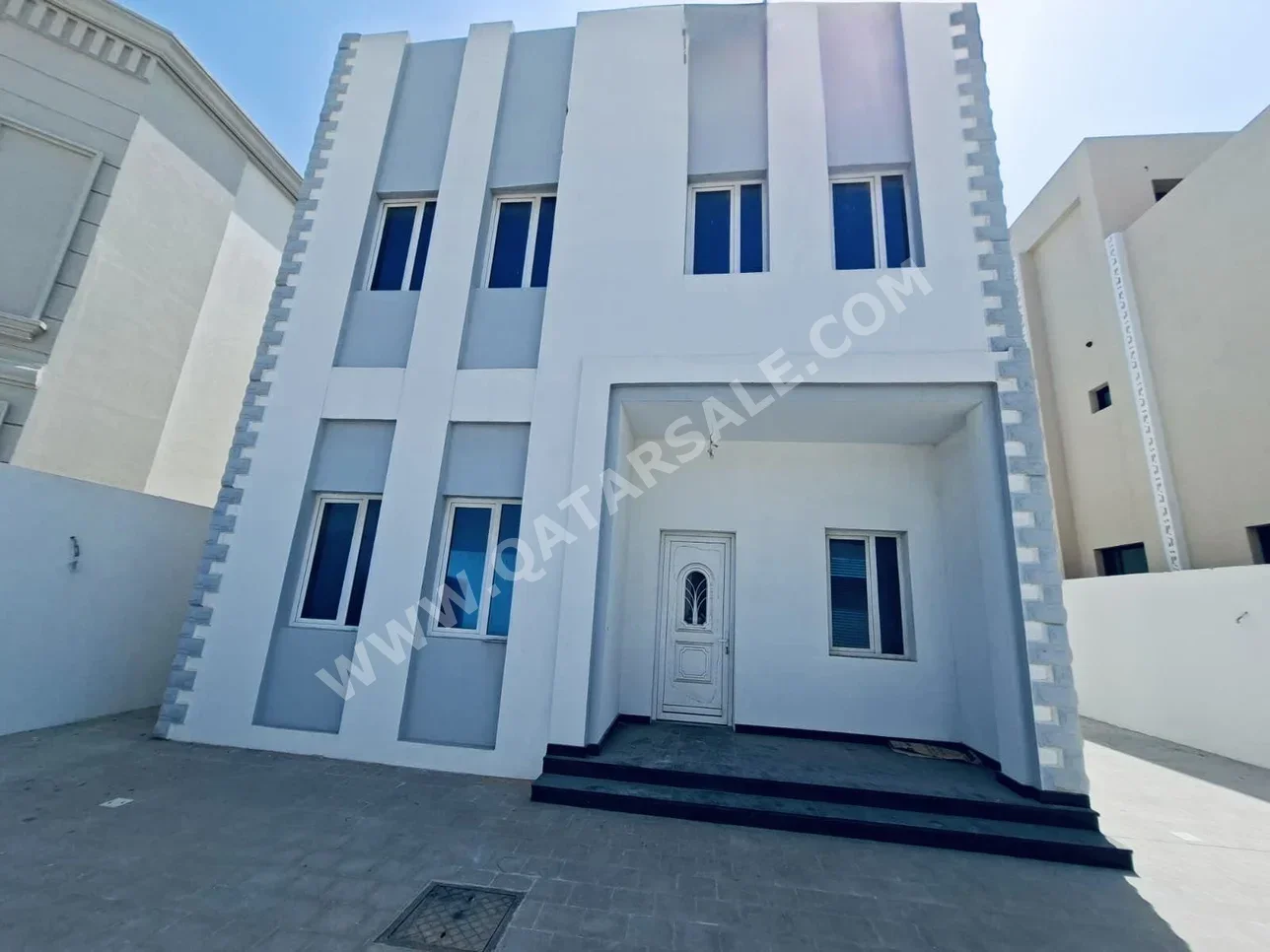 Family Residential  - Not Furnished  - Doha  - Nuaija  - 8 Bedrooms