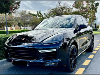 بورش  كيان  توربو  2015  اوتوماتيك  170,000 كم  8 سلندر  دفع رباعي  اس يو في  أسود