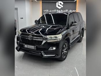 تويوتا  لاند كروزر  في اكس ار  2016  اوتوماتيك  337,000 كم  8 سلندر  دفع رباعي  اس يو في  أسود