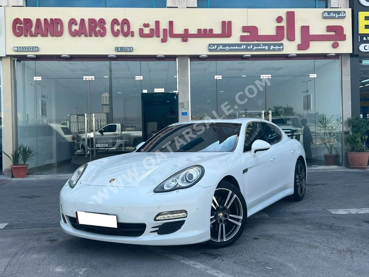 Porsche  Panamera  S  2013  Automatic  73,000 Km  8 Cylinder  Rear Wheel Drive (RWD)  Sedan  White