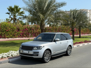 Land Rover  Range Rover  Vogue HSE  2014  Automatic  260,000 Km  8 Cylinder  Four Wheel Drive (4WD)  SUV  Silver