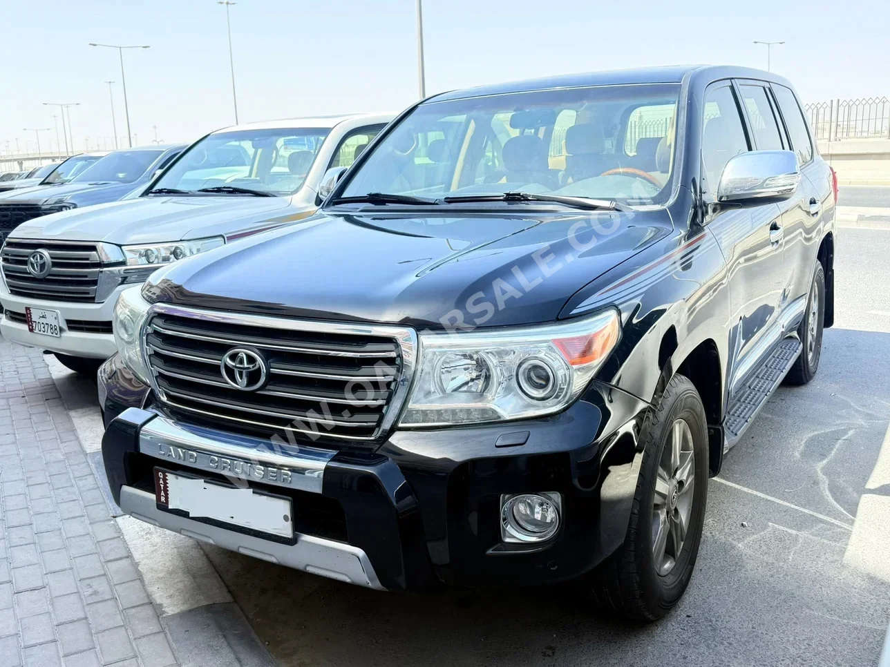 Toyota  Land Cruiser  GXR  2015  Automatic  312,000 Km  8 Cylinder  Four Wheel Drive (4WD)  SUV  Black