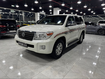 Toyota  Land Cruiser  GXR  2012  Automatic  520,000 Km  8 Cylinder  Four Wheel Drive (4WD)  SUV  White