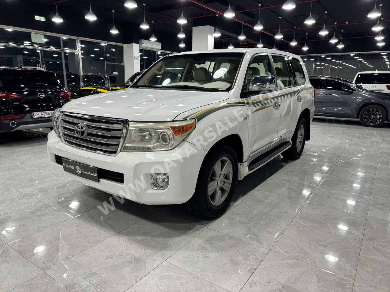 Toyota  Land Cruiser  VXR  2012  Automatic  455,000 Km  8 Cylinder  Four Wheel Drive (4WD)  SUV  White