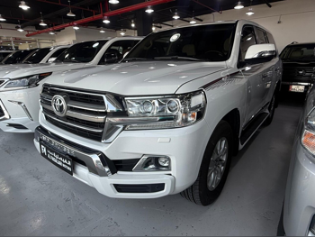 تويوتا  لاند كروزر  جي اكس ار  2019  اوتوماتيك  136,000 كم  8 سلندر  دفع رباعي  اس يو في  أبيض