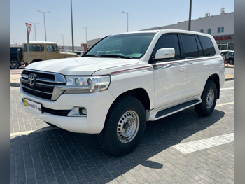تويوتا  لاند كروزر  جي اكس ار  2020  اوتوماتيك  272,000 كم  8 سلندر  دفع رباعي  اس يو في  أبيض