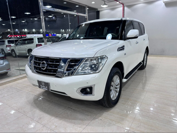 نيسان  باترول  بلاتنيوم  2015  اوتوماتيك  216,000 كم  8 سلندر  دفع رباعي  اس يو في  أبيض