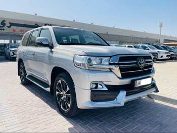 تويوتا  لاند كروزر  في اكس ار - غراند تورينغ اس  2020  اوتوماتيك  286,000 كم  8 سلندر  دفع رباعي  اس يو في  فضي