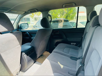 تويوتا  لاند كروزر  جي  2011  اوتوماتيك  363,000 كم  6 سلندر  دفع رباعي  اس يو في  أبيض