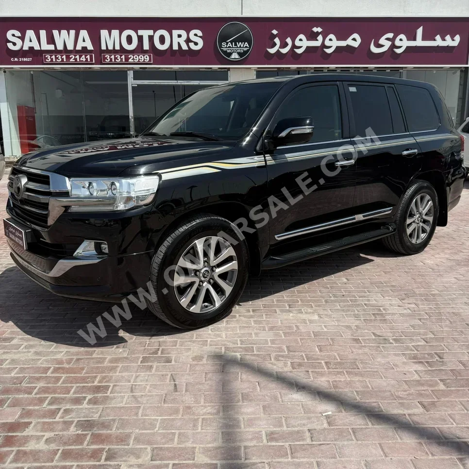 Toyota  Land Cruiser  VXR  2019  Automatic  275,000 Km  8 Cylinder  Four Wheel Drive (4WD)  SUV  Black