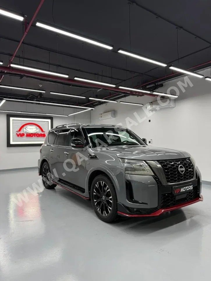 Nissan  Patrol  2018  Automatic  88,000 Km  8 Cylinder  Four Wheel Drive (4WD)  SUV  Gray