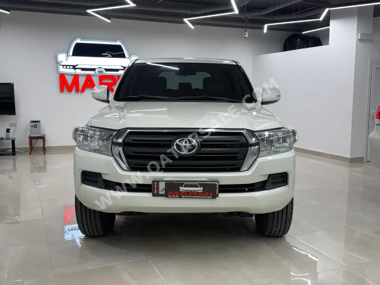 تويوتا  لاند كروزر  جي  2016  اوتوماتيك  348,000 كم  6 سلندر  دفع رباعي  اس يو في  أبيض