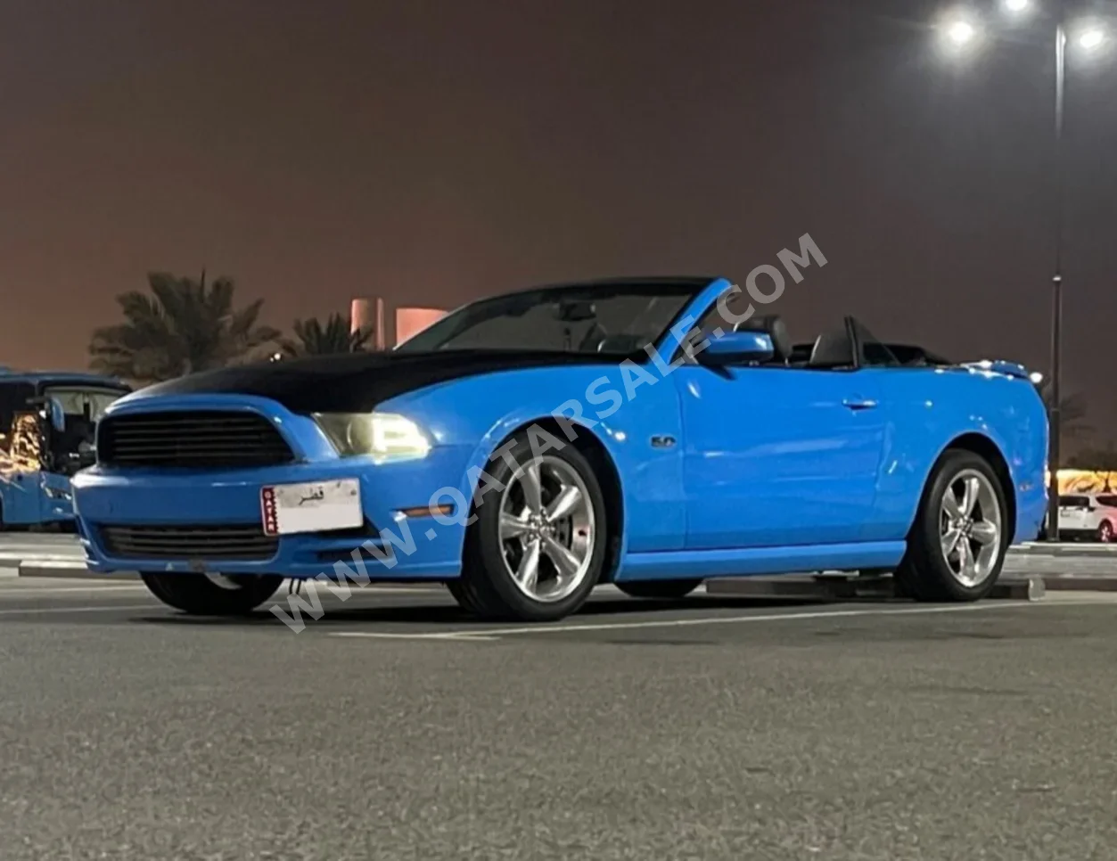 Ford  Mustang  GT Premium  2013  Automatic  300,000 Km  8 Cylinder  Rear Wheel Drive (RWD)  Convertible  Blue