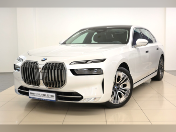 بي ام دبليو  الفئة - السابعة  735 اي  2026  اوتوماتيك  3,850 كم  6 سلندر  دفع خلفي  سيدان  أبيض  تحت الضمان