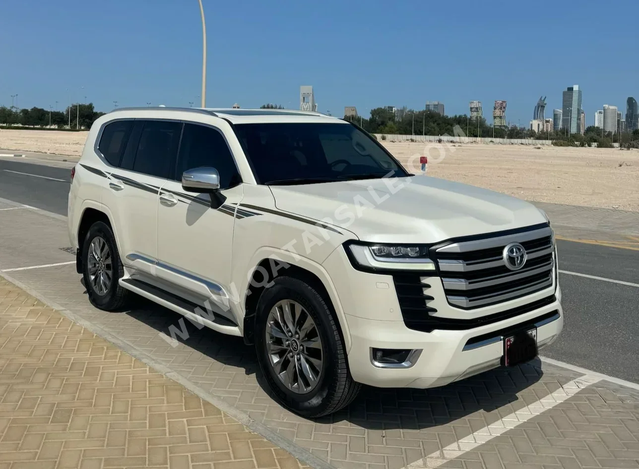 Toyota  Land Cruiser  VXR  2024  Automatic  24,500 Km  6 Cylinder  Four Wheel Drive (4WD)  SUV  White