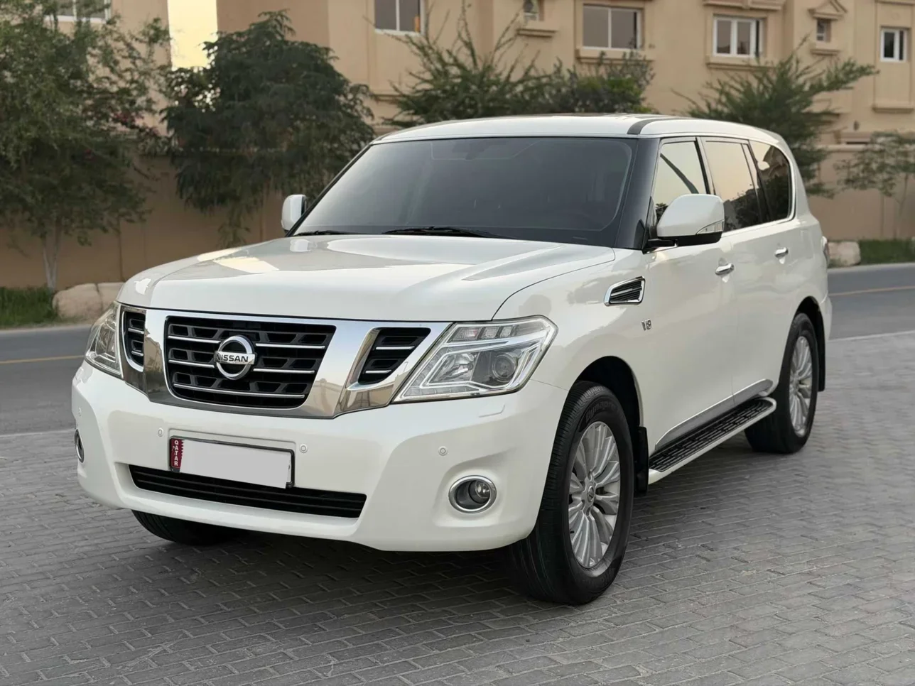 Nissan  Patrol  Titanium  2018  Automatic  95,000 Km  8 Cylinder  Four Wheel Drive (4WD)  SUV  White