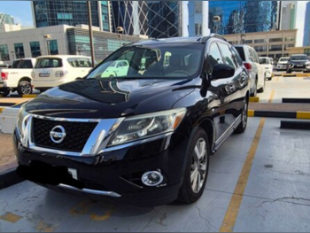 نيسان  باثفايندر  اس في  2014  اوتوماتيك  145,000 كم  6 سلندر  دفع رباعي  اس يو في  أسود