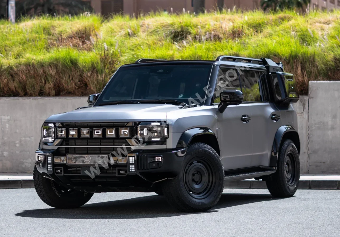 Jetour  T2  2025  Automatic  9,000 Km  4 Cylinder  All Wheel Drive (AWD)  Classic  Silver  With Warranty