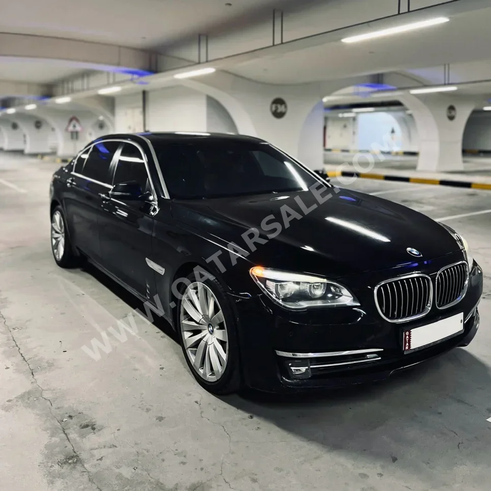 بي ام دبليو  الفئة - السابعة  740 Li  2014  اوتوماتيك  170,000 كم  6 سلندر  دفع رباعي  سيدان  أسود