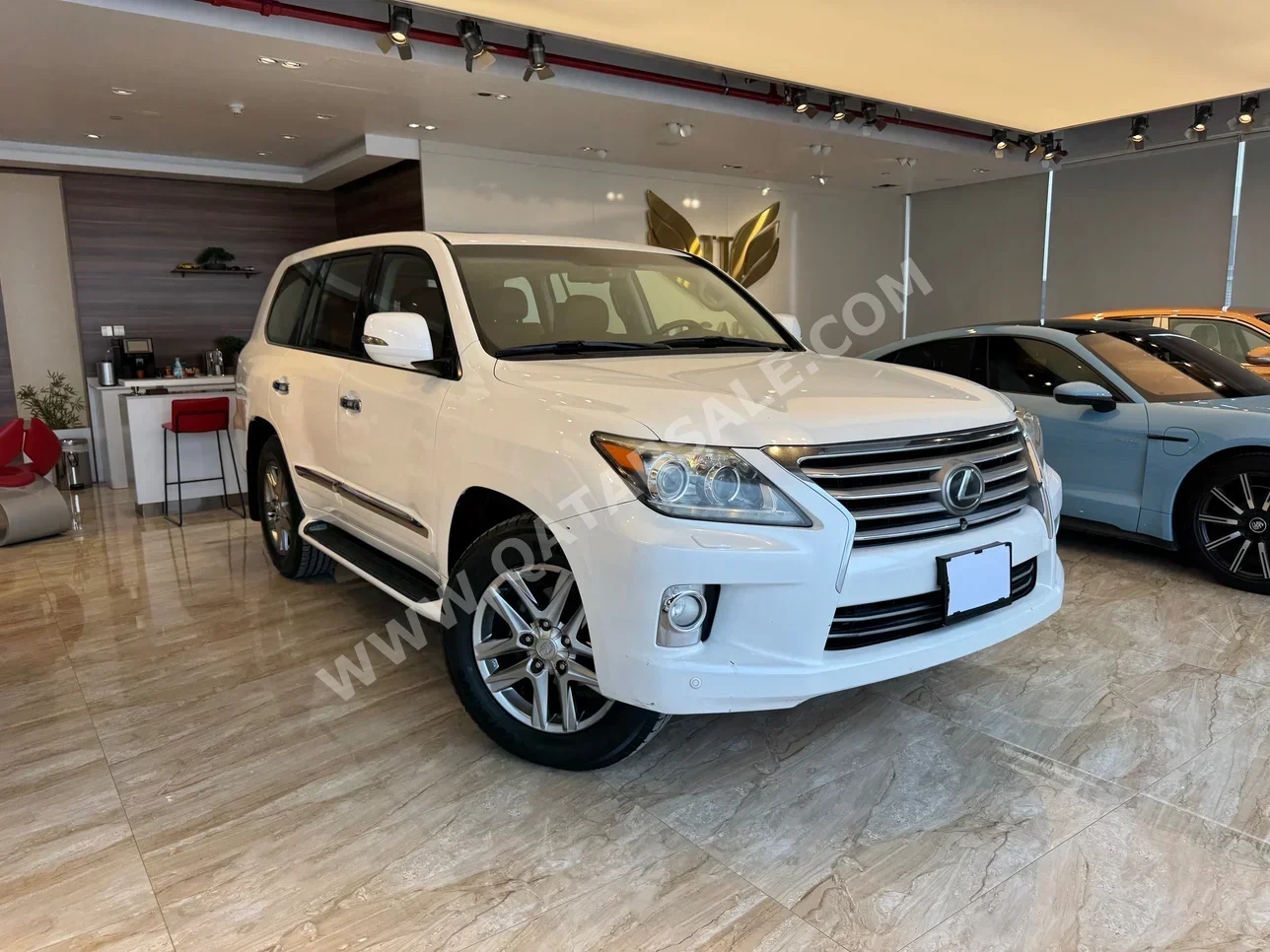Lexus  LX  570  2012  Automatic  139,000 Km  8 Cylinder  Four Wheel Drive (4WD)  SUV  White