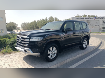 تويوتا  لاند كروزر  جي اكس ار توين توربو  2022  اوتوماتيك  90,000 كم  6 سلندر  دفع رباعي  اس يو في  أسود