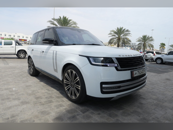 لاند روفر  رنج روفر  فوج اتش اس اي  2018  اوتوماتيك  141,000 كم  8 سلندر  دفع رباعي  اس يو في  أبيض