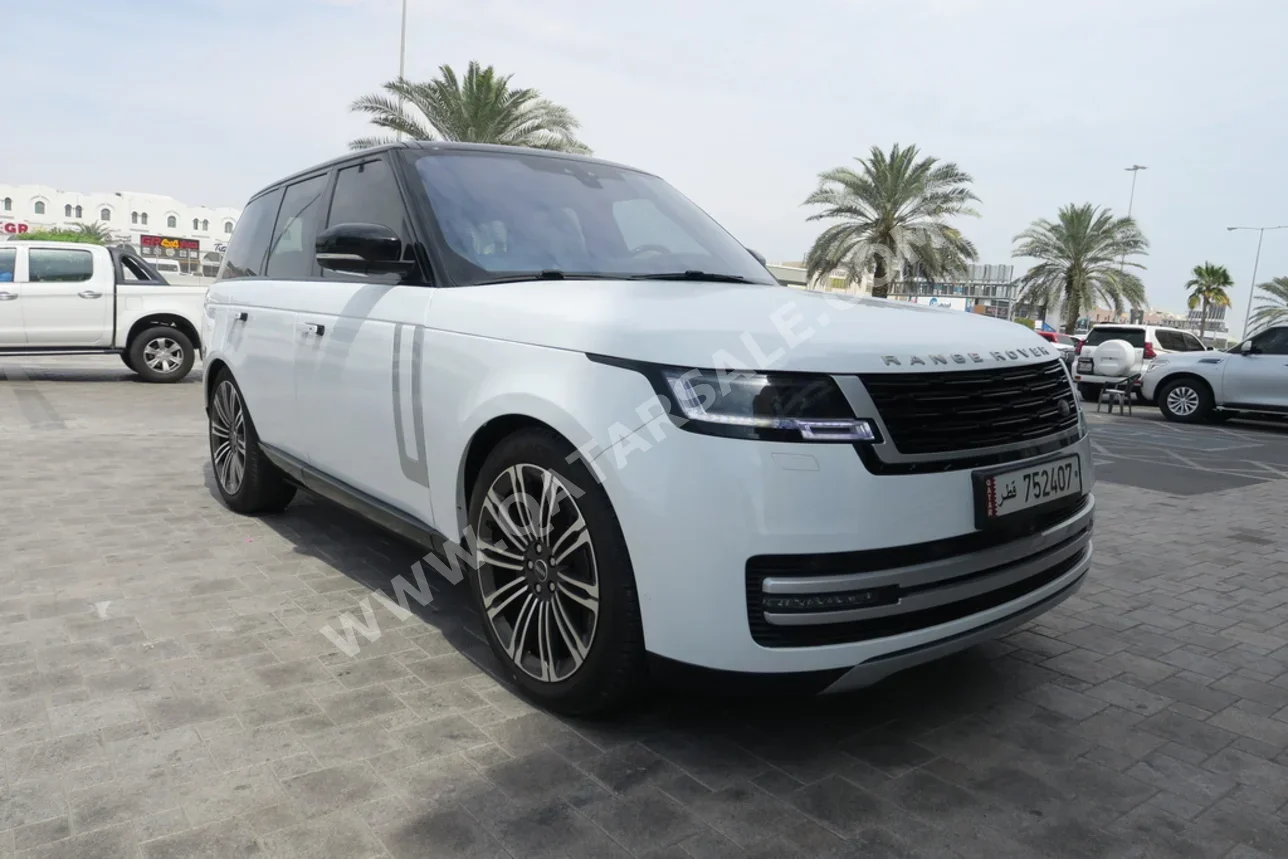 Land Rover  Range Rover  Vogue HSE  2018  Automatic  141,000 Km  8 Cylinder  Four Wheel Drive (4WD)  SUV  White