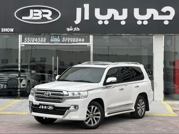 تويوتا  لاند كروزر  جي اكس ار  2021  اوتوماتيك  192,000 كم  6 سلندر  دفع رباعي  اس يو في  أبيض