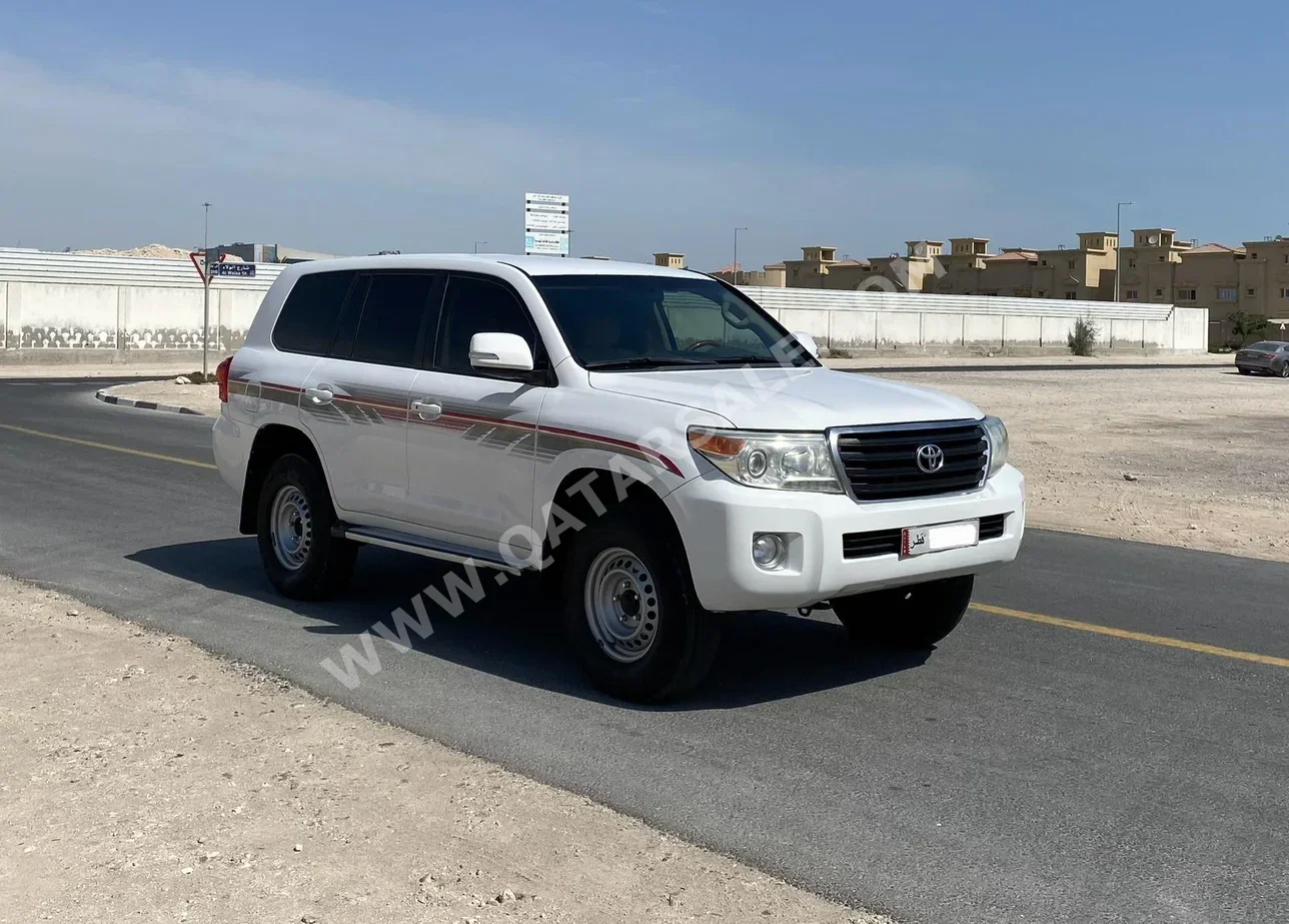 Toyota  Land Cruiser  GX  2013  Automatic  495,000 Km  6 Cylinder  Four Wheel Drive (4WD)  SUV  White
