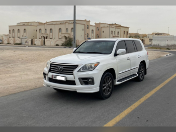 Lexus  LX  570  2014  Automatic  348,000 Km  8 Cylinder  Four Wheel Drive (4WD)  SUV  White