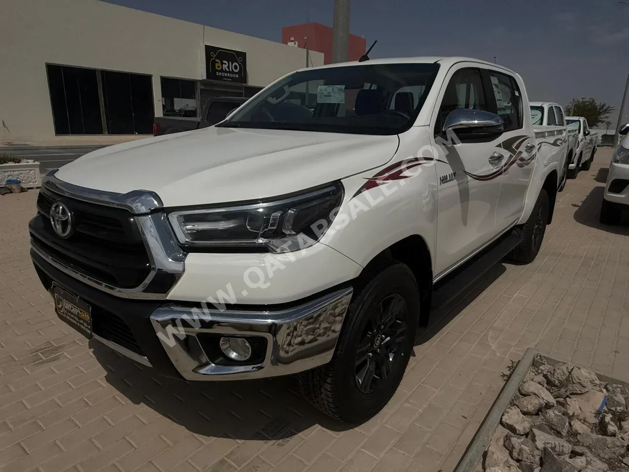 تويوتا  هاي لوكس  اس ار 5  2026  اوتوماتيك  0 كم  4 سلندر  دفع رباعي  بيكب  أبيض  تحت الضمان