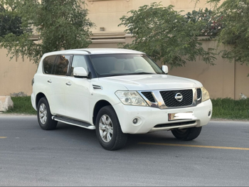 نيسان  باترول  اس اي  2013  اوتوماتيك  290,000 كم  8 سلندر  دفع رباعي  اس يو في  أبيض