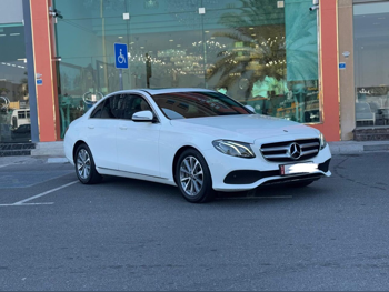 مرسيدس - بنز  اي - كلاس  200  2019  اوتوماتيك  40,000 كم  4 سلندر  دفع خلفي  سيدان  أبيض