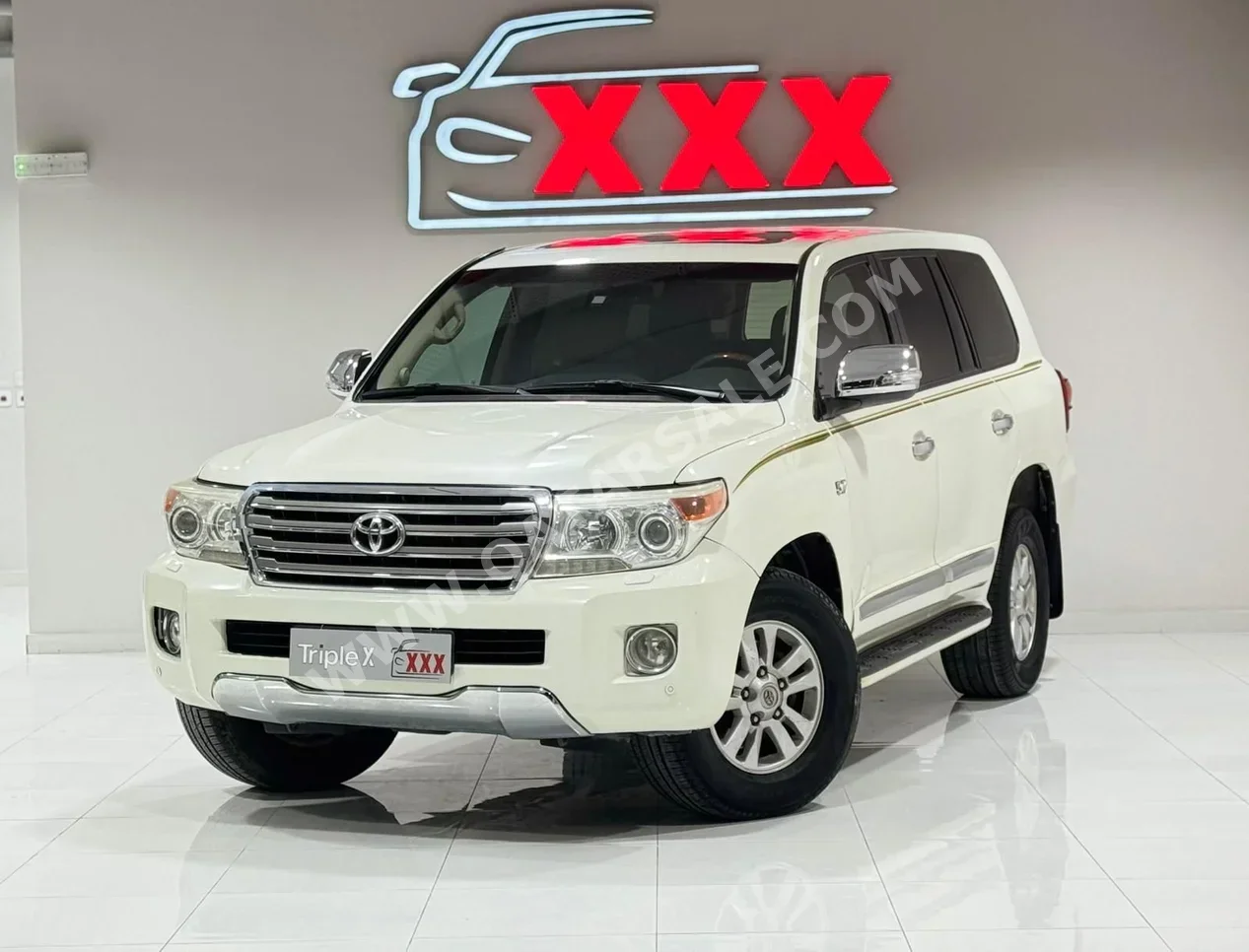 Toyota  Land Cruiser  VXR  2012  Automatic  336,000 Km  8 Cylinder  Four Wheel Drive (4WD)  SUV  White