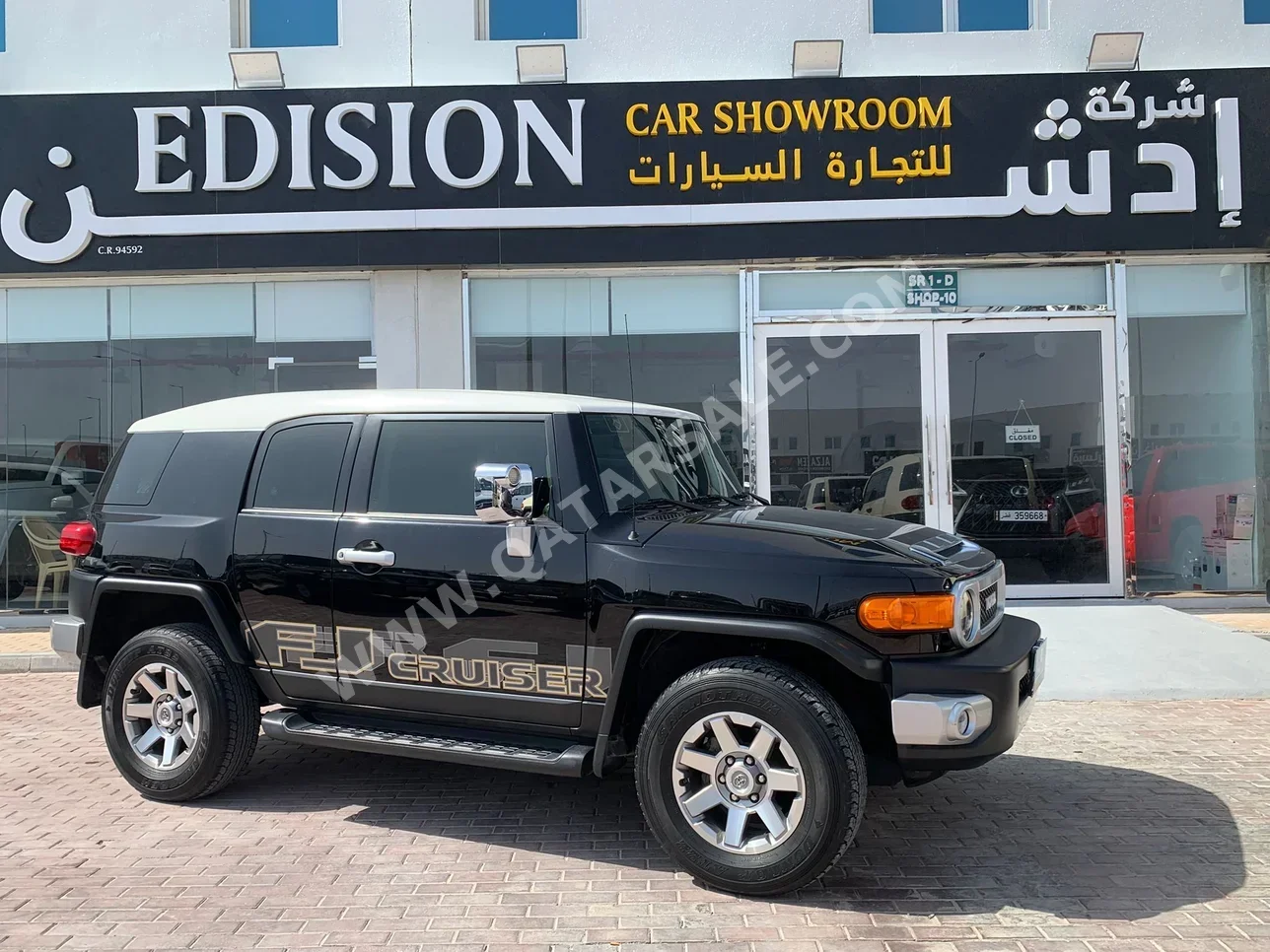 Toyota  FJ Cruiser  2023  Automatic  73,000 Km  6 Cylinder  Four Wheel Drive (4WD)  SUV  Black