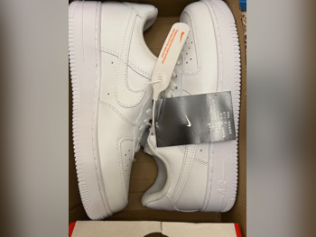 أحذية نايكي  جلد صناعي  أبيض مقاس 40  فيتنام  نسائي