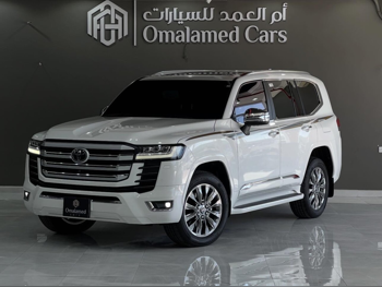 تويوتا  لاند كروزر  في اكس ار  2024  اوتوماتيك  7,000 كم  8 سلندر  دفع رباعي  اس يو في  أبيض  تحت الضمان