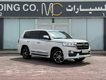 Toyota  Land Cruiser  VXR- Grand Touring S  2021  Automatic  79,000 Km  8 Cylinder  Four Wheel Drive (4WD)  SUV  White