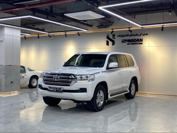 Toyota  Land Cruiser  GXR  2019  Automatic  279,000 Km  6 Cylinder  Four Wheel Drive (4WD)  SUV  White